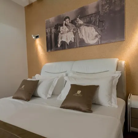 Deluxe & Executive By Rafaelo Szálloda 5*