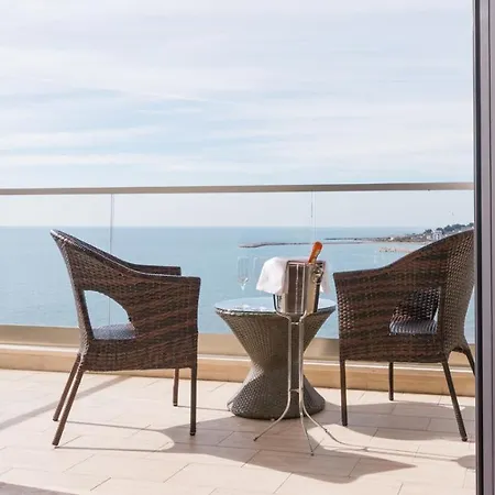 Deluxe & Executive By Rafaelo Shëngjin