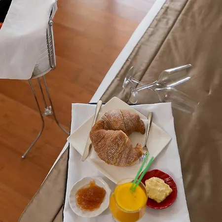 Deluxe & Executive By Rafaelo