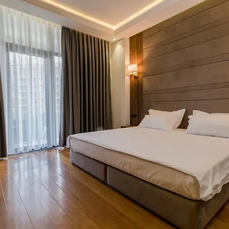 Deluxe & Executive By Rafaelo