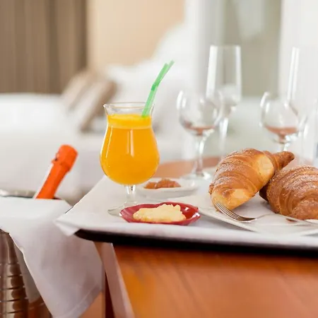 فندق Deluxe & Executive By Rafaelo Shëngjin