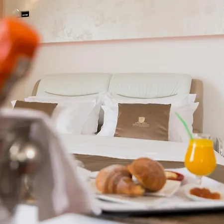 فندق Deluxe & Executive By Rafaelo Shëngjin