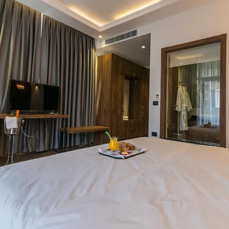 Deluxe & Executive By Rafaelo 5*