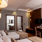 Deluxe & Executive By Rafaelo Otel 5*