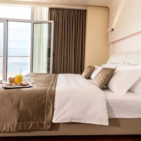 Deluxe & Executive By Rafaelo 酒店