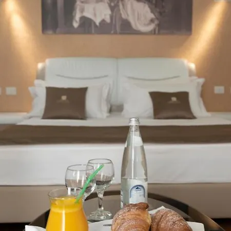 Deluxe & Executive By Rafaelo 5* Shëngjin