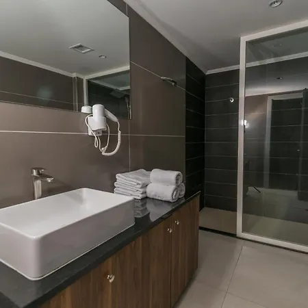 Deluxe & Executive By Rafaelo 5* Shëngjin