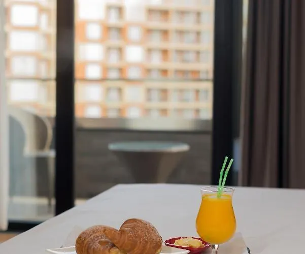 Deluxe & Executive By Rafaelo