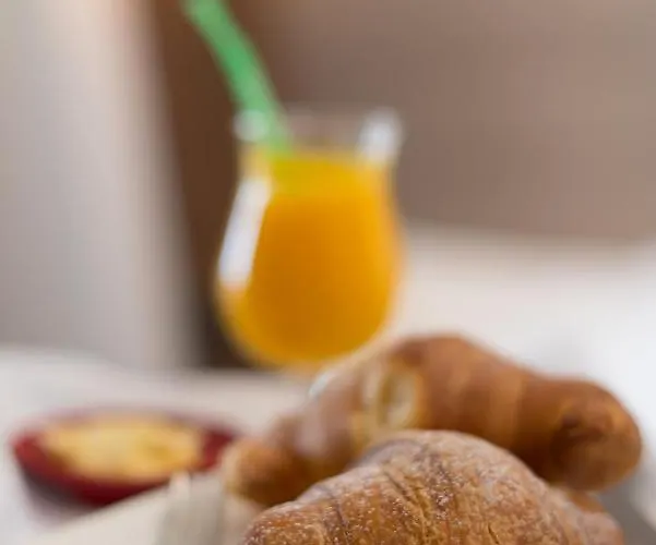 Deluxe & Executive By Rafaelo