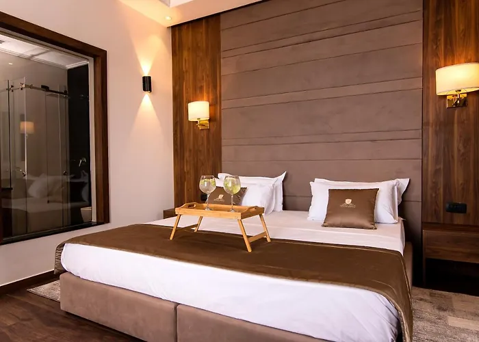 酒店 Deluxe & Executive By Rafaelo 5*